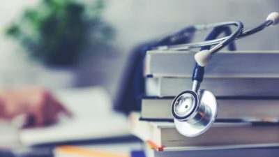 La importancia de colegiarse en un Colegio de Médicos