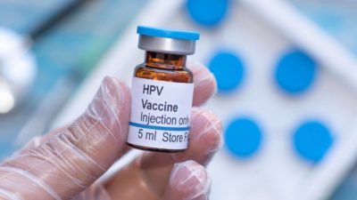 La vacuna del papiloma, ¿una dosis podría ser suficiente en las mujeres?