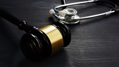 Las denuncias por negligencia médica y la importancia de un buen seguro