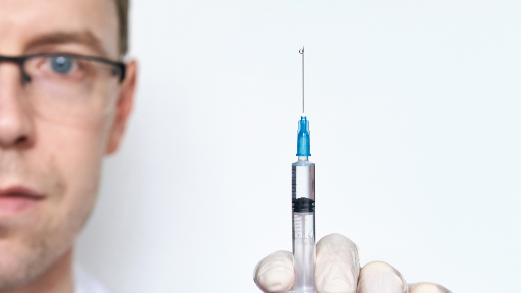 Vacunar al medico para evitar el contagio a pacientes