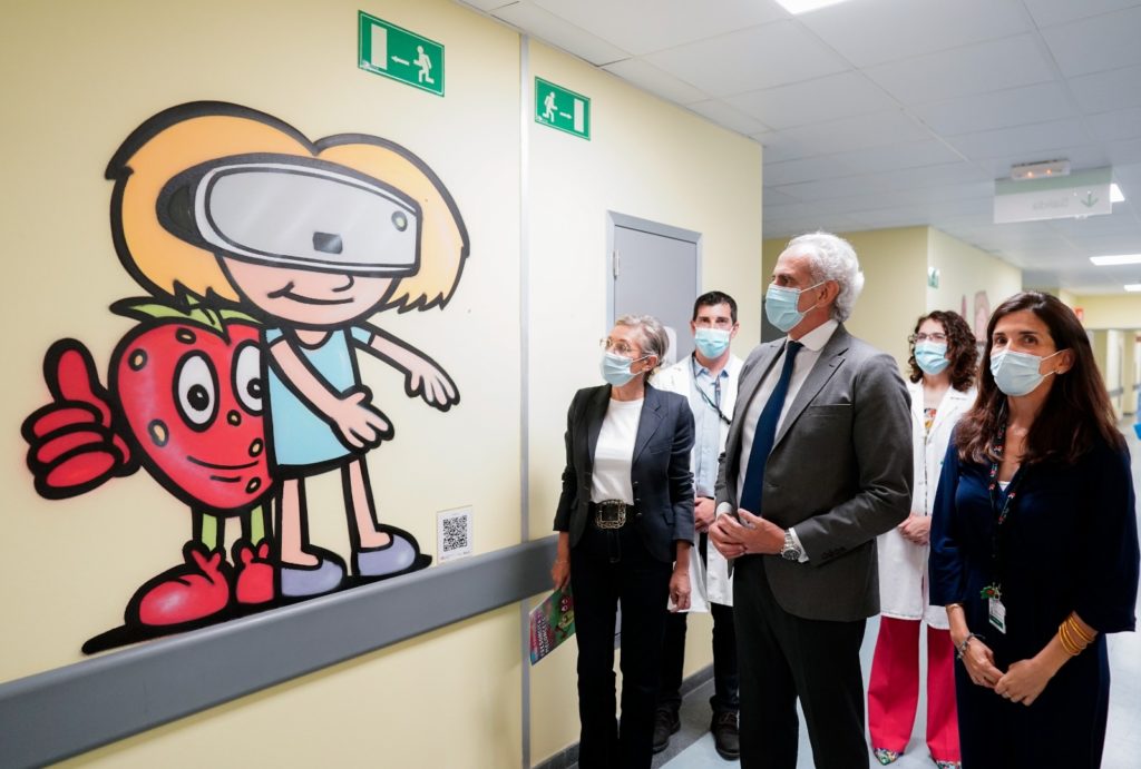Enrique Ruiz Escudero visita el Hospital Universitario del Tajo