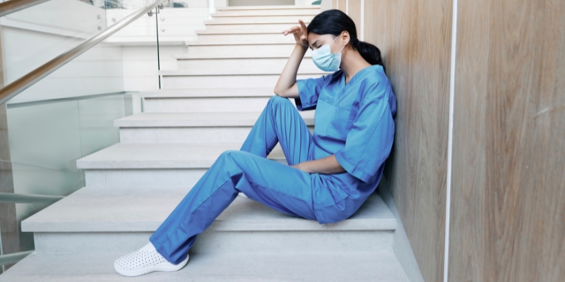 Cuántos médicos sufren burnout en España